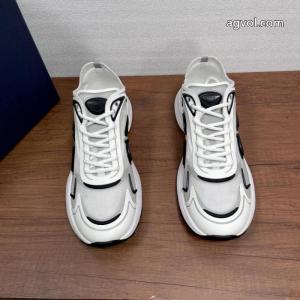 偽物 ブランド 販売ブランド コピースニーカー激安通販限定商品 現代的な印象 抜群の存在感..