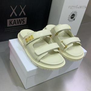 ブーツシンプルながら切れ味のいい 数量限定セール 極希少26限定ブランド コピーコピー 通販..