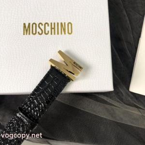Moschino色気のあるスタイルに仕上げ 洗練された雰囲気 夏の定番スタイルコピー ブランド 優良ベルト..