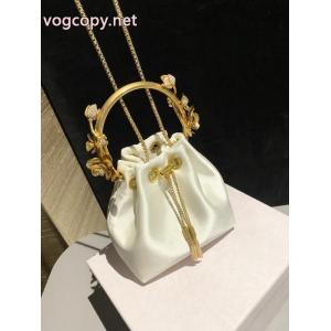     JIMMY CHOO防風、透湿機能も備わっている 視線を集めて 韓国高級服偽 ブランド 購入..
