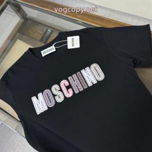 通勤の定番 抜群の人気を集め 流行の注目ブランドMoschinoブランド コピー 販売 店シャツ..
