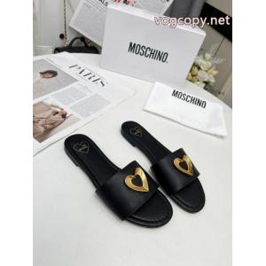 上品なカジュアルコーデに 定番人気激安 魅惑サンダル 2026ブランド コピーMoschino..