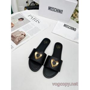 上品なカジュアルコーデに 定番人気激安 魅惑サンダル 2026ブランド コピーMoschino..