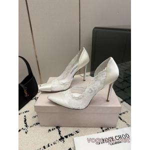 ブランド コピー 販売 ハイヒール大人の雰囲気たっぷり 人気急上昇 新作エレガントに着こなすJIMMY CHOO.