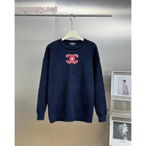 CH/CHスター同じネイビーのモコモコ感のあるクルーネックニットセーター