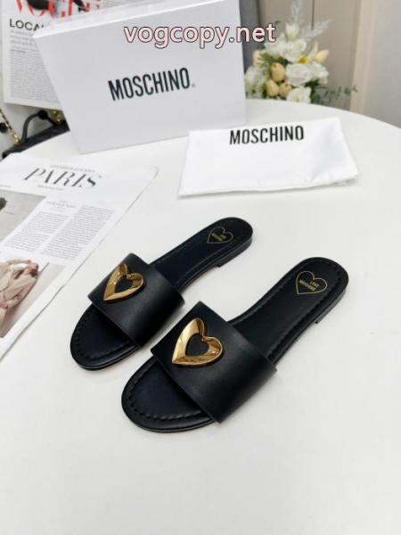 上品なカジュアルコーデに 定番人気激安 魅惑サンダル 2026ブランド コピーMoschino.. 2