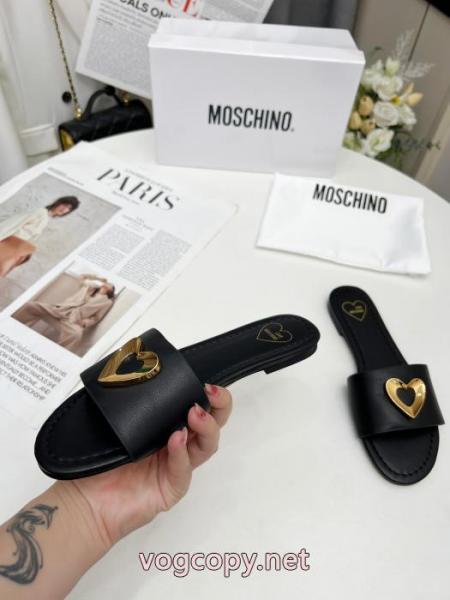 上品なカジュアルコーデに 定番人気激安 魅惑サンダル 2026ブランド コピーMoschino.. 5