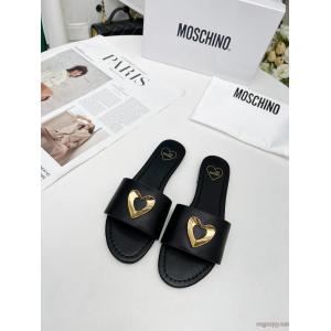 上品なカジュアルコーデに 定番人気激安 魅惑サンダル 2026ブランド コピーMoschino..